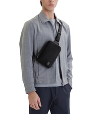 CALVIN KLEIN HARDWARE EMBLEM sac bandouli&egrave;re sur noir - Sacs en Bandouli&egrave;res pour Homme - 4