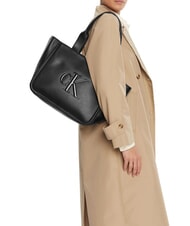 CALVIN KLEIN BOLD MONOGRAM sac &agrave; bandouli&egrave;re sur noir - Sacs pour Femme - 2