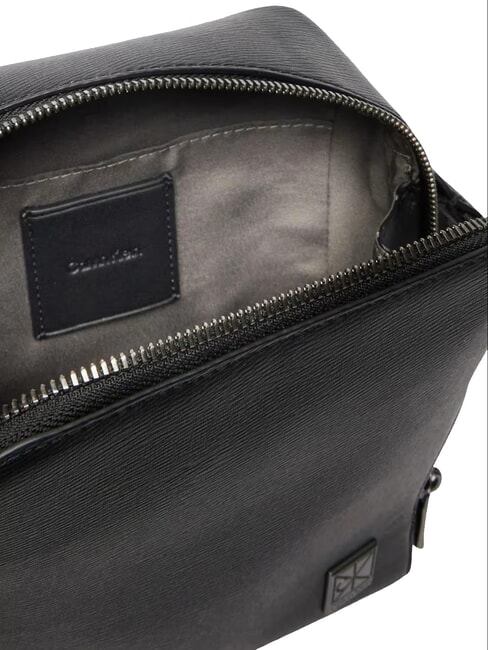 HARDWARE EMBLEM sac bandouli&egrave;re sur noir - Sacs en Bandouli&egrave;res pour Homme