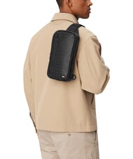 TOMMY HILFIGER TH EMBOSSED FLAG Pochette &agrave; bandouli&egrave;re le noir - Sacs banane - 2