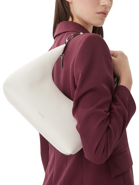 EMBOSSED LOGO Sac &agrave; bandouli&egrave;re, avec bandouli&egrave;re alysse blanche - Sacs pour Femme