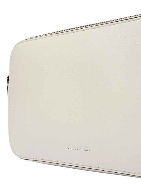 EMBOSSED LOGO Mini sac &agrave; bandouli&egrave;re alysse blanche - Sacs pour Femme