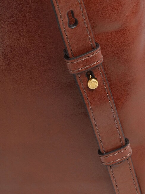 IOLANDA Sac &agrave; dos avec poche avant, en cuir MARRON - Sacs pour Femme