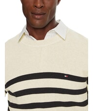 TOMMY HILFIGER TH pull en coton &agrave; col rond lait d'avoine chaud / ciel du d&eacute;sert - Pulls pour hommes - 4