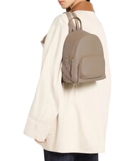 COCCINELLE CHARLOTTE Sac &agrave; dos en cuir taupe chaud - Sacs pour Femme - 6