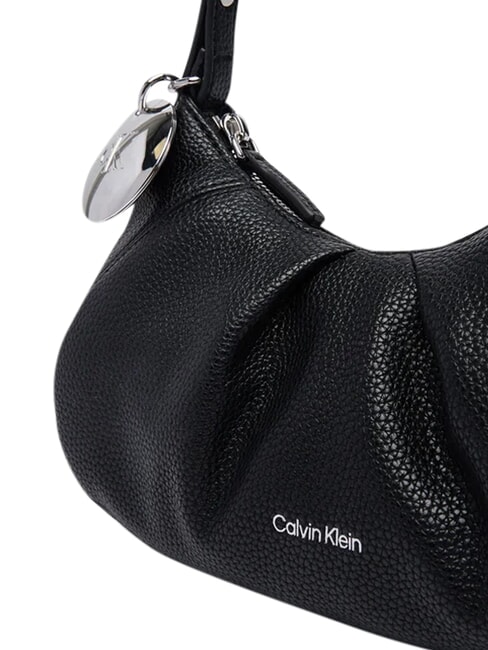 ENGRAVED HW sac bandouli&egrave;re sur noir - Sacs pour Femme