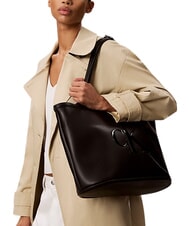 CALVIN KLEIN BOLD CK Sac cabas, sac bandouli&egrave;re sur noir - Sacs pour Femme - 2