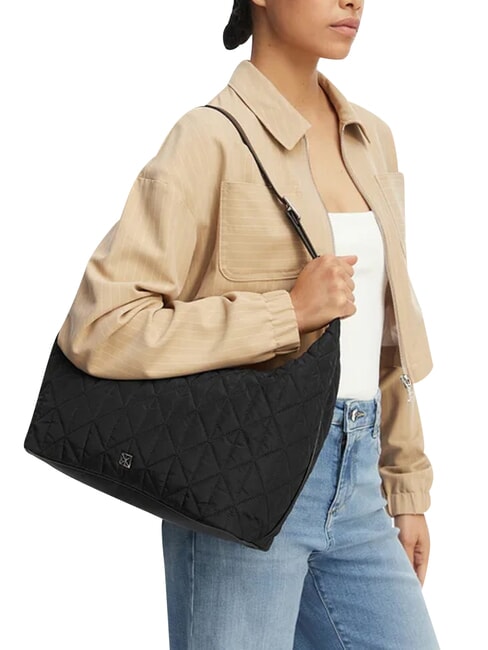 QUILTED NYLON sac bandouli&egrave;re sur noir - Sacs pour Femme