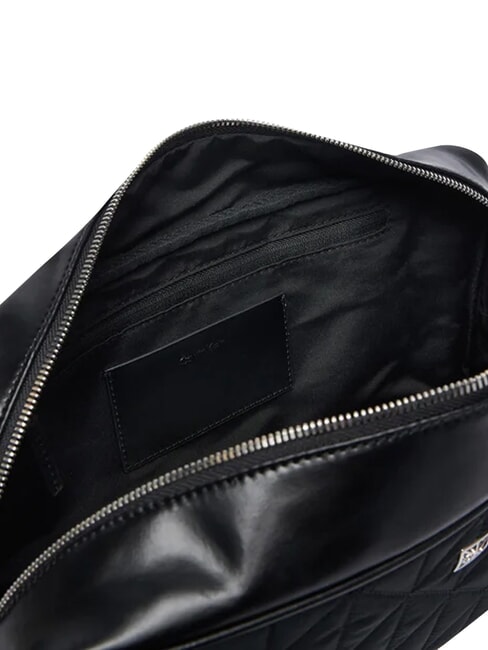 QUILTED NYLON Le sac bandouli&egrave;re sur noir - Sacs pour Femme