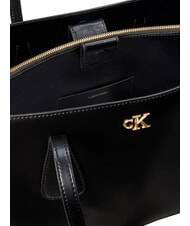 CALVIN KLEIN CK MEDIUM  Le sac bandouli&egrave;re sur noir - Sacs pour Femme - 4