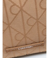 CALVIN KLEIN EMBLEM AOP Mini sac bandouli&egrave;re tige de ma&iuml;s/&agrave; d&eacute;terminer aop jqd - Sacs pour Femme - 3