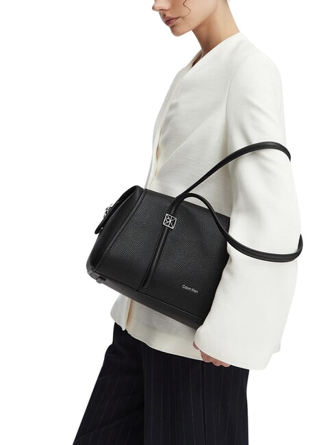 EMBLEM HW sac bandouli&egrave;re sur noir - Sacs pour Femme