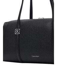 CALVIN KLEIN EMBLEM HW sac bandouli&egrave;re sur noir - Sacs pour Femme - 4