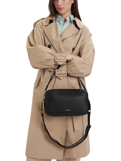 WEBBING Sac bandouli&egrave;re, avec bandouli&egrave;re sur noir - Sacs pour Femme