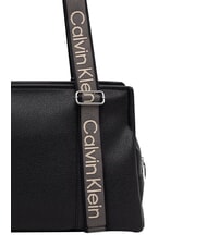 CALVIN KLEIN WEBBING sac bandouli&egrave;re sur noir - Sacs pour Femme - 4