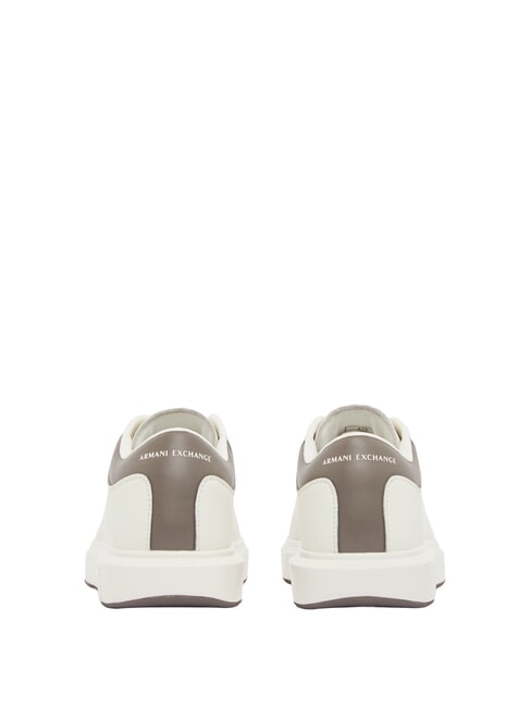 ACTION Baskets en cuir blanc cass&eacute; + faucon - Chaussures Homme