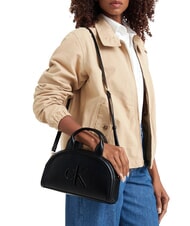 CALVIN KLEIN BOLD CK Sac &agrave; main avec bandouli&egrave;re sur noir - Sacs pour Femme - 2
