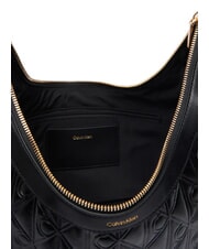 CALVIN KLEIN EMBLEM AOP sac bandouli&egrave;re sur noir - Sacs pour Femme - 4