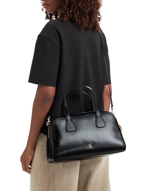 CK MEDIUM Sac &agrave; main avec bandouli&egrave;re sur noir - Sacs pour Femme