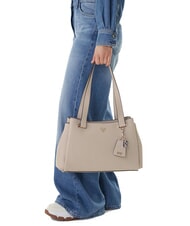 GUESS EVIE sac bandouli&egrave;re taupe clair - Sacs pour Femme - 2