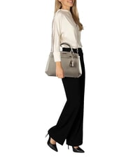 GUESS MELINDA Sac &agrave; main avec bandouli&egrave;re taupe clair - Sacs pour Femme - 4