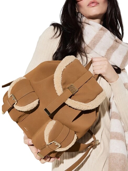 LYNN Sac &agrave; dos avec poches et logo en m&eacute;tal bronzage - Sacs pour Femme