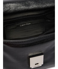 CALVIN KLEIN EMBLEM HW Mini sac avec bandouli&egrave;re sur noir - Sacs pour Femme - 4