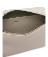 CALVIN KLEIN EMBOSSED LOGO Mini sac &agrave; bandouli&egrave;re foin l&eacute;ger - Sacs pour Femme - 4