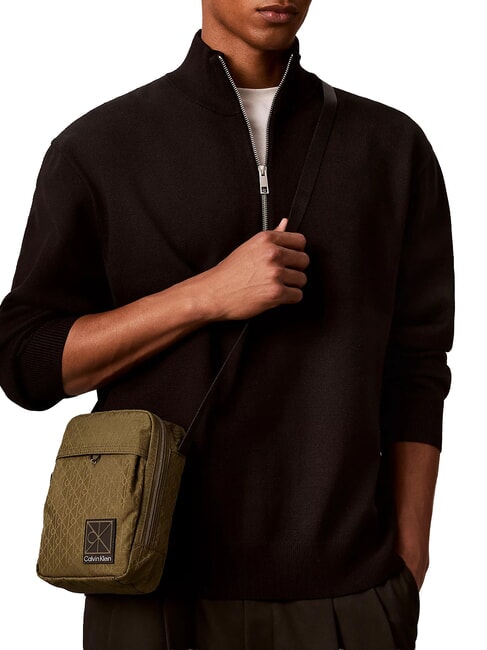 UTILITY EMBLEM sac bandouli&egrave;re nuit d'olive - Sacs en Bandouli&egrave;res pour Homme