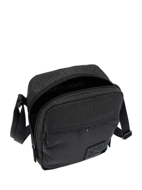UTILITY EMBLEM sac bandouli&egrave;re sur noir - Sacs en Bandouli&egrave;res pour Homme
