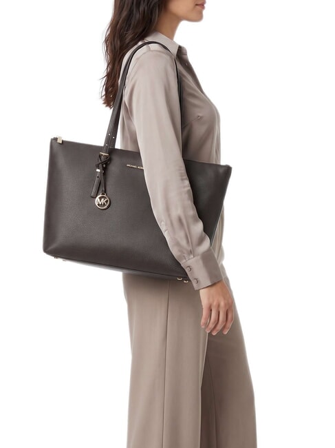 QUINN Sac &agrave; bandouli&egrave;re extra large chocolat - Sacs pour Femme